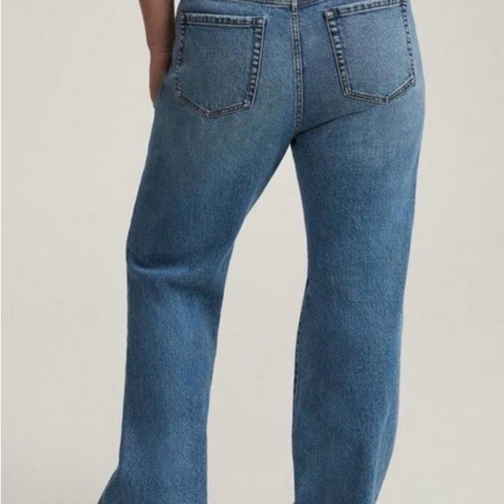 Torrid High Rise Baggy Straight Distressed Blue Jeans - Size 28T - Picture 3 of 9